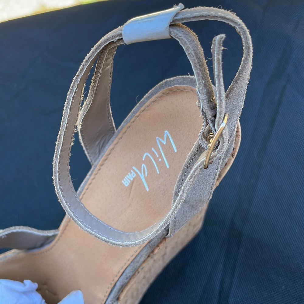 Shoe - Picture 4 of 5